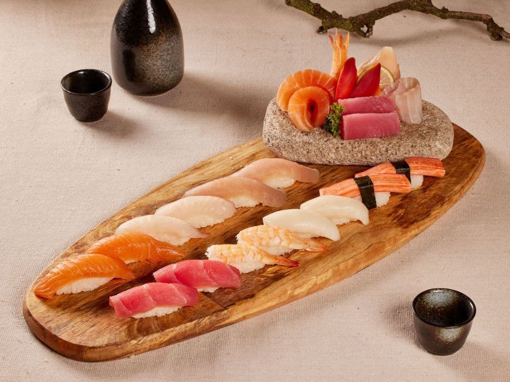 Nigiri & Sashimi Platter (26pcs)