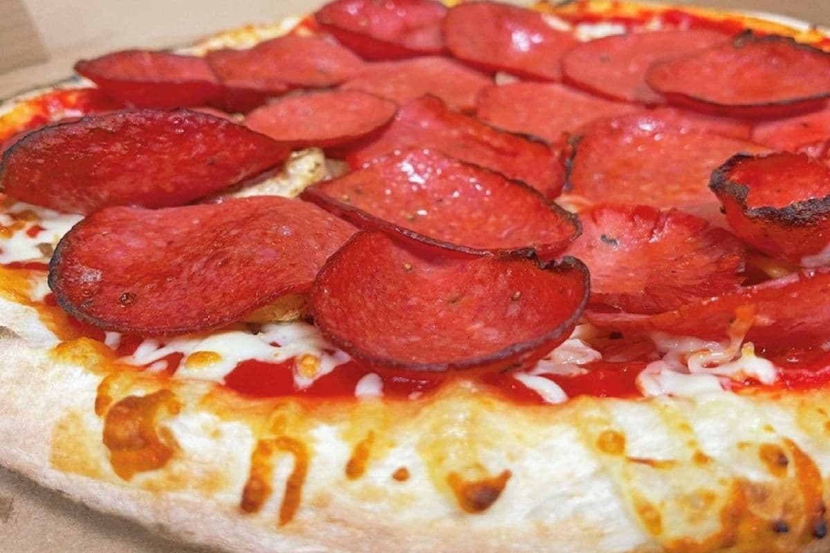 Large Pepperoni Pizza