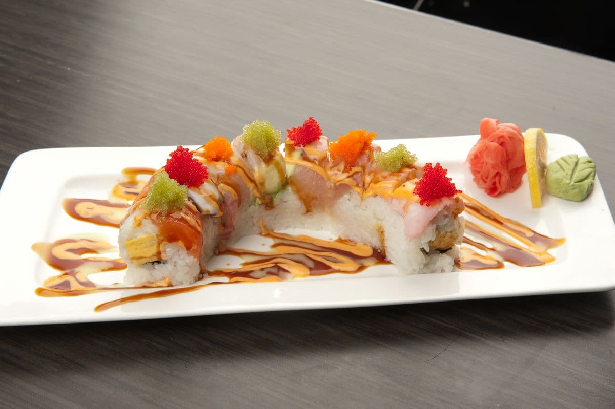Rainbow Roll (8 pcs)