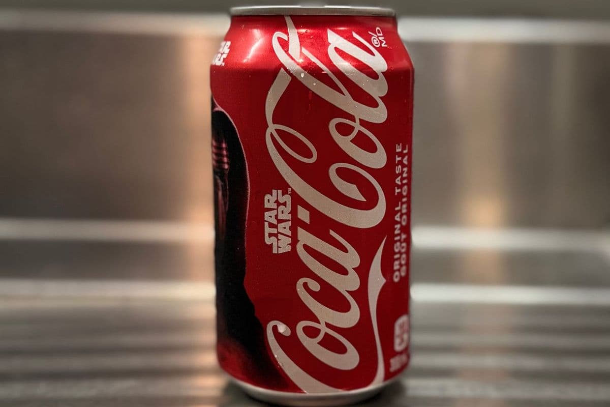 Coke (355ml) (140 Cal)