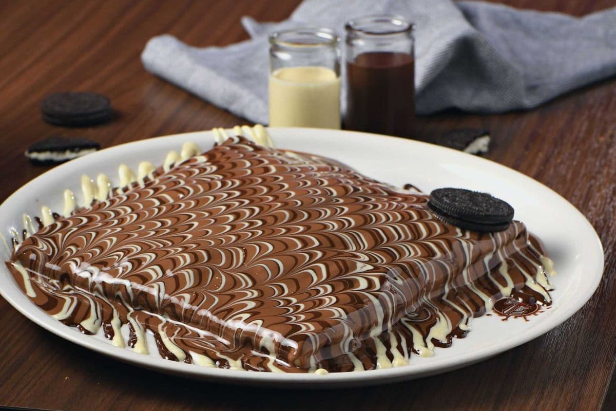 Y.O.L.O (You Obviously Love Oreo) Crepe
