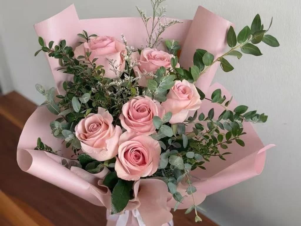 Flowers - Valentine's ROSE Bouquet (6 Pink Rose & Greenery)