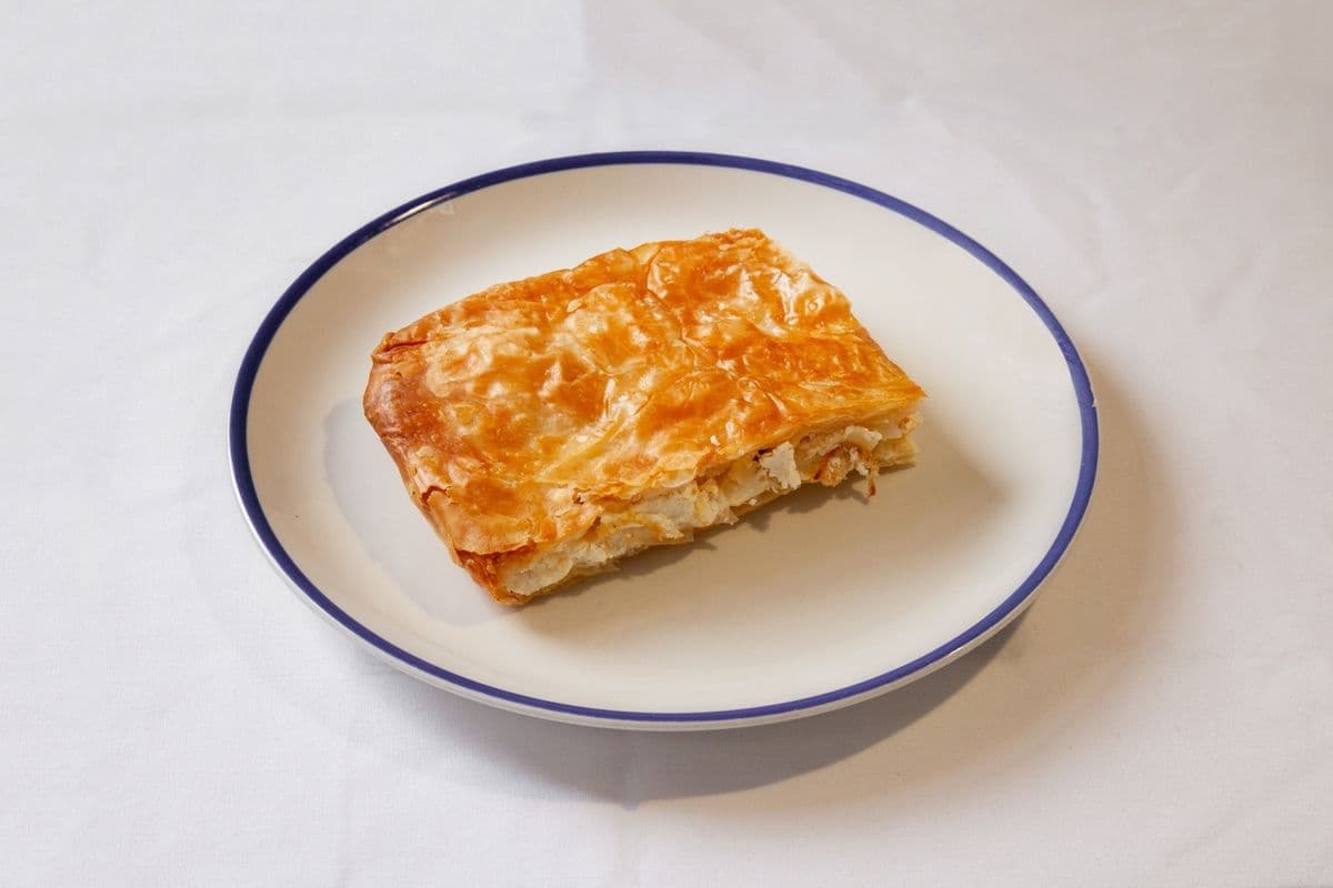 Tiropita (10 oz  10x4 in rectangle) (262 Cal)