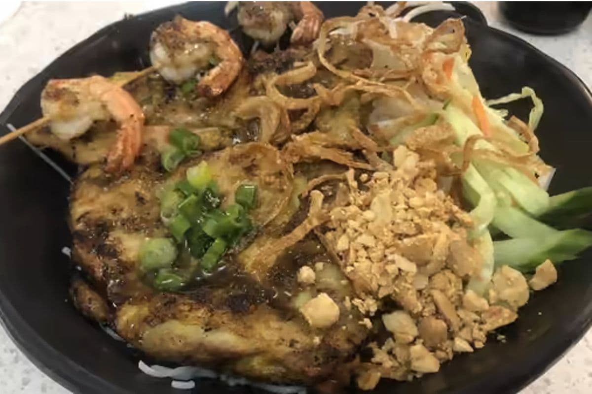2-E. Grilled Lemongrass Chicken Roll (2 pcs) (GỎI CUỐN GÀ)
