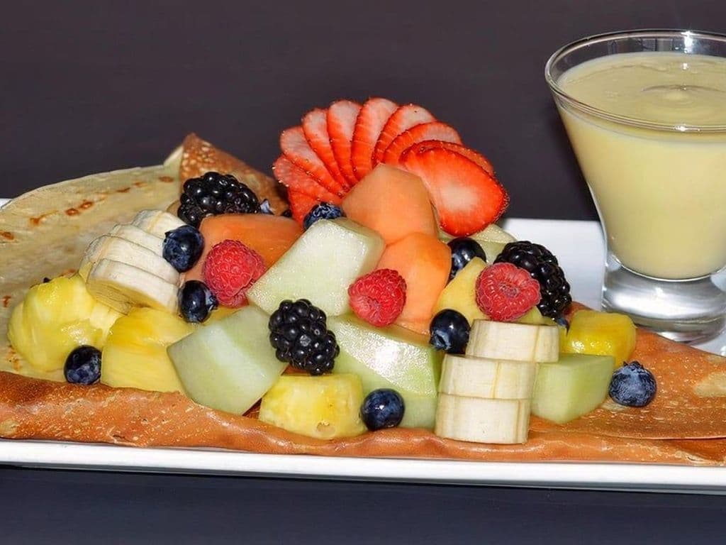 Crepe aux fruits et créme anglaise / Fruits and Custard Crepe