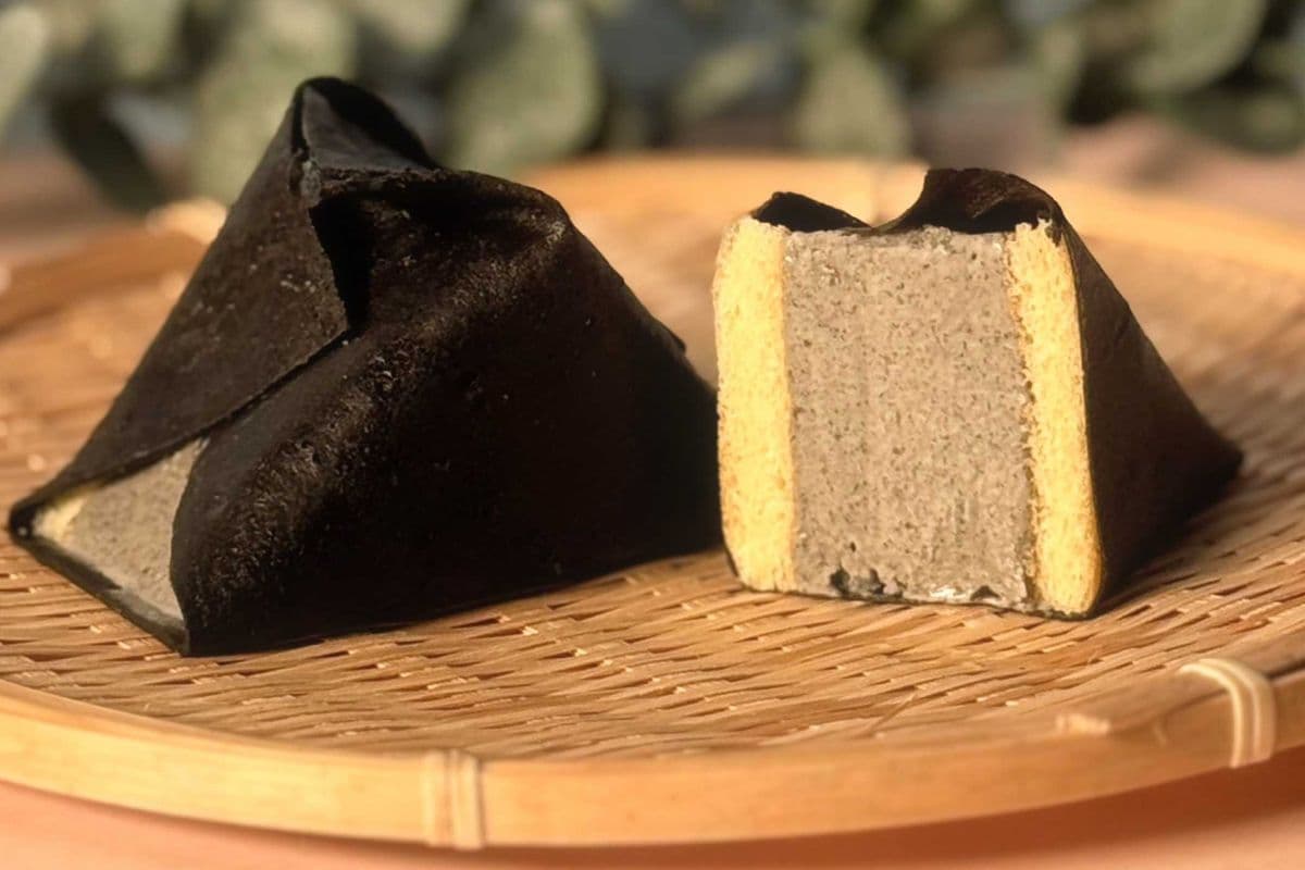 Ice Cream Onigiri (Black Sesame)