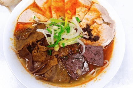 207. Hue-Style Vermicelli in Spicy Soup - Bun Bo Hue