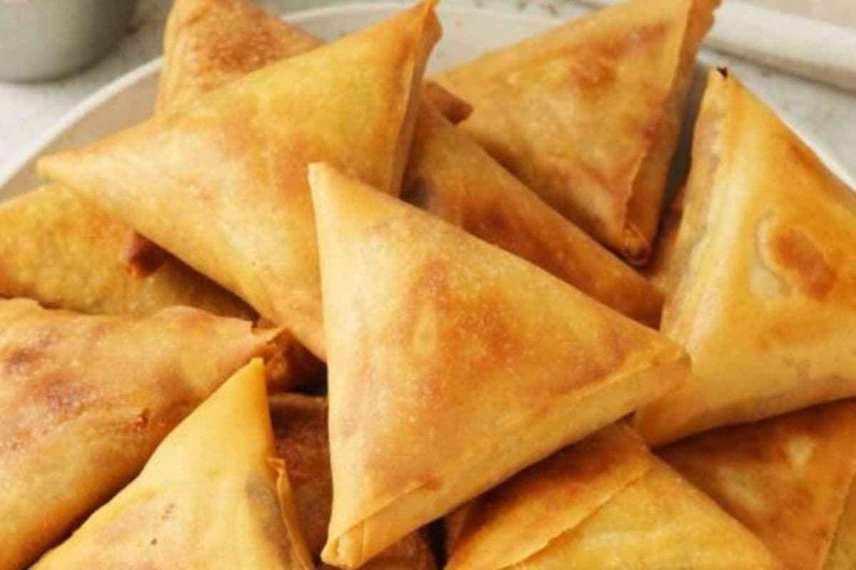 Butter Chicken Samosa (Per Piece)