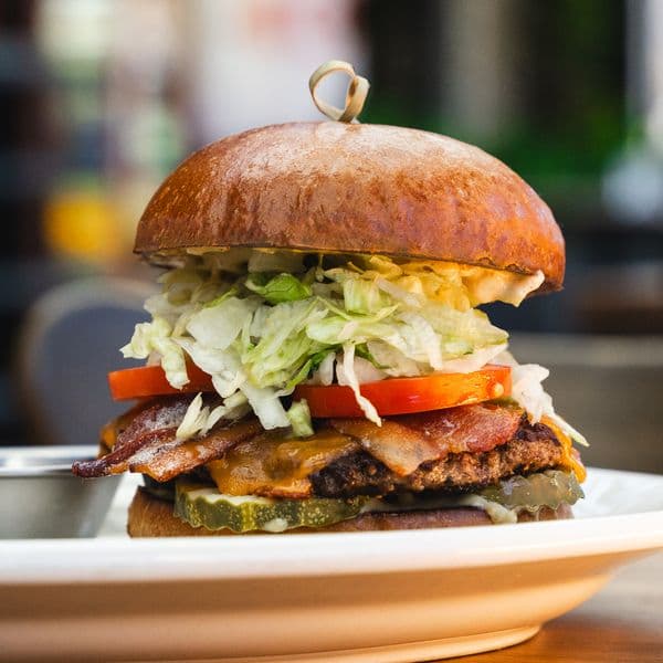 TRADITIONAL PUB BURGER