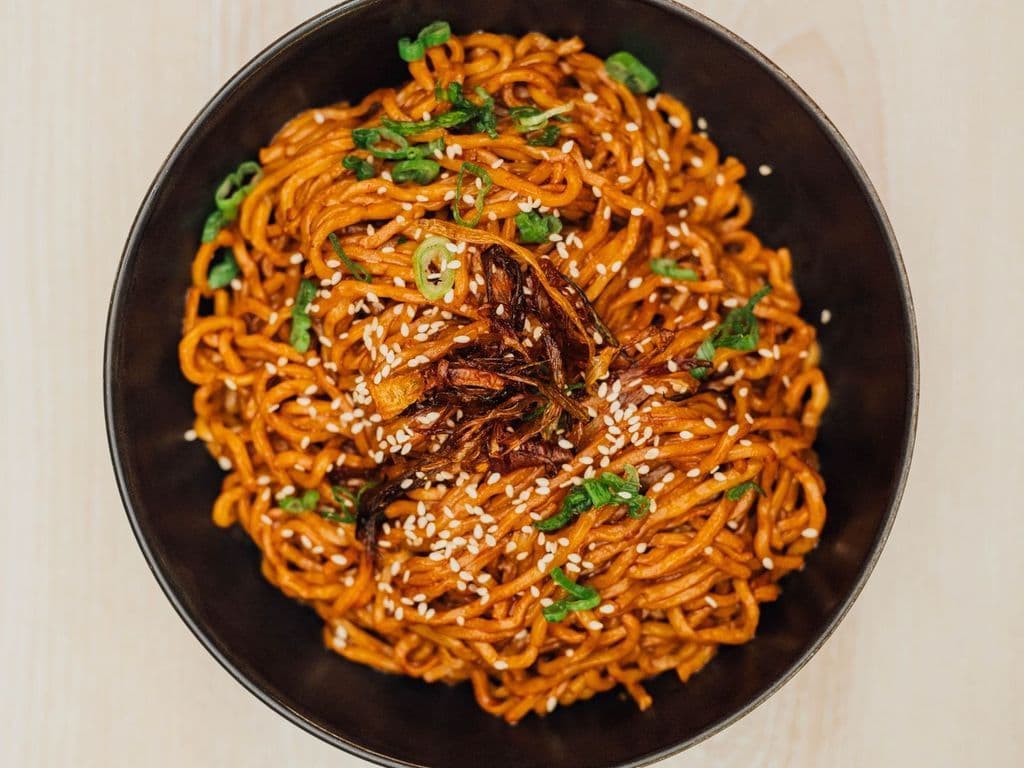 Nouilles à l'Huile de Ciboulette / Noodles with Chive Oil 葱油拌面