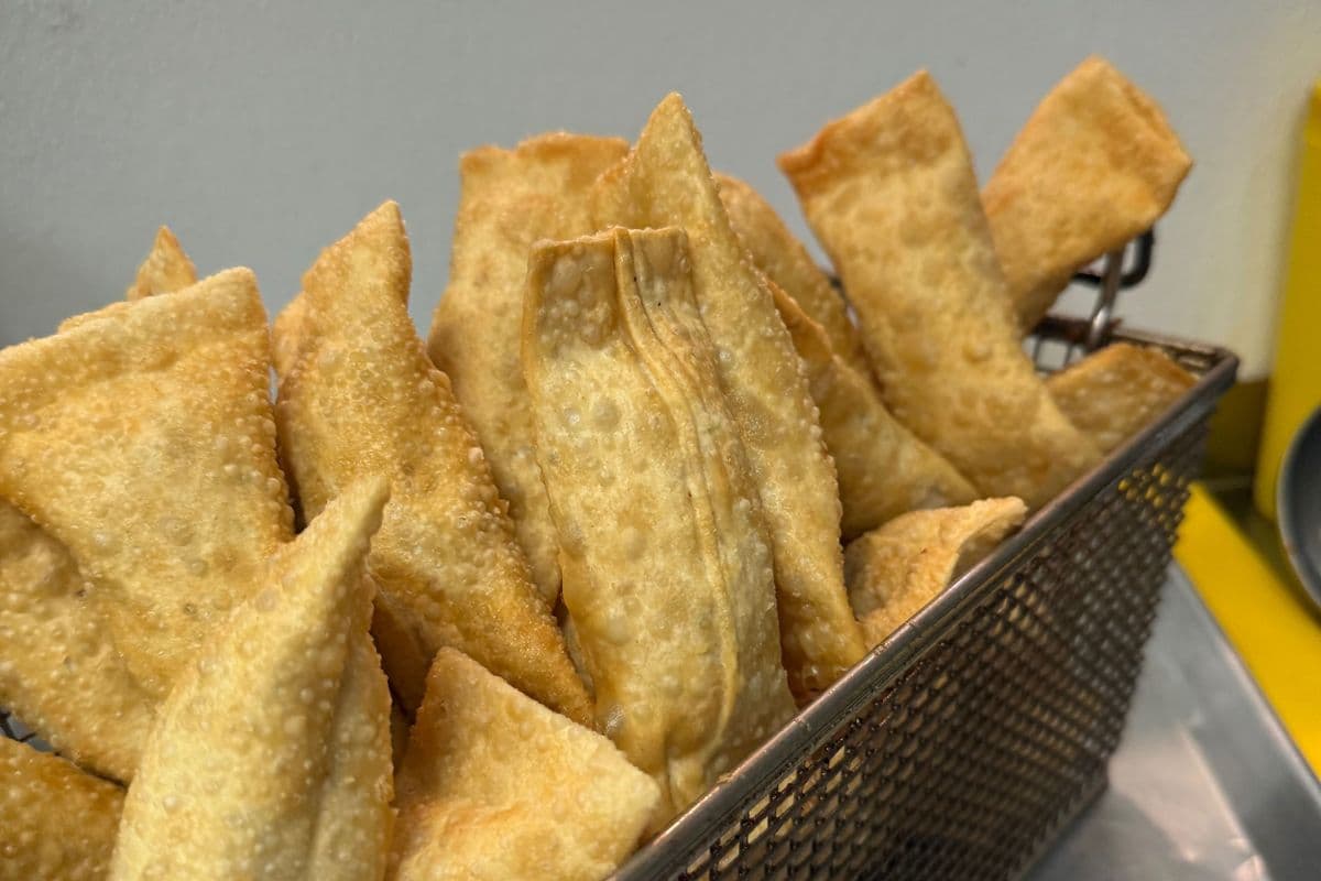 *NEW* Egg Roll (1pc)