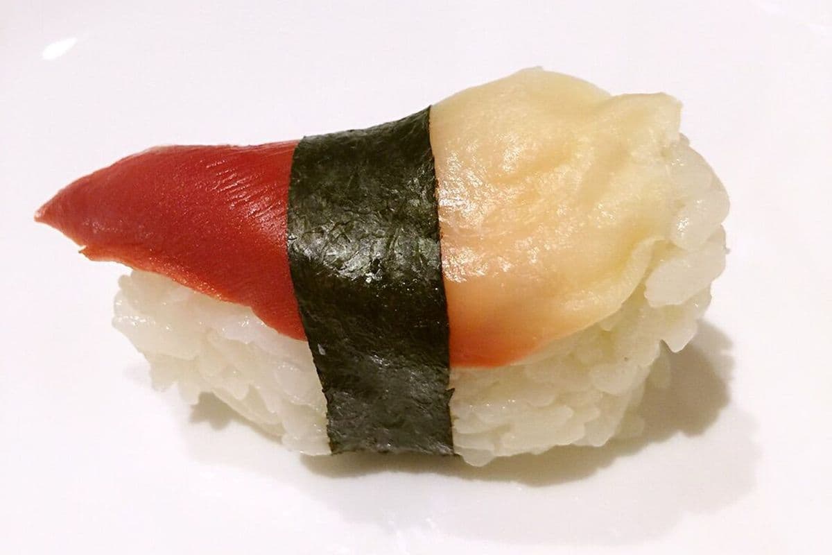 A6. Surf Clam Sushi (1 pc)