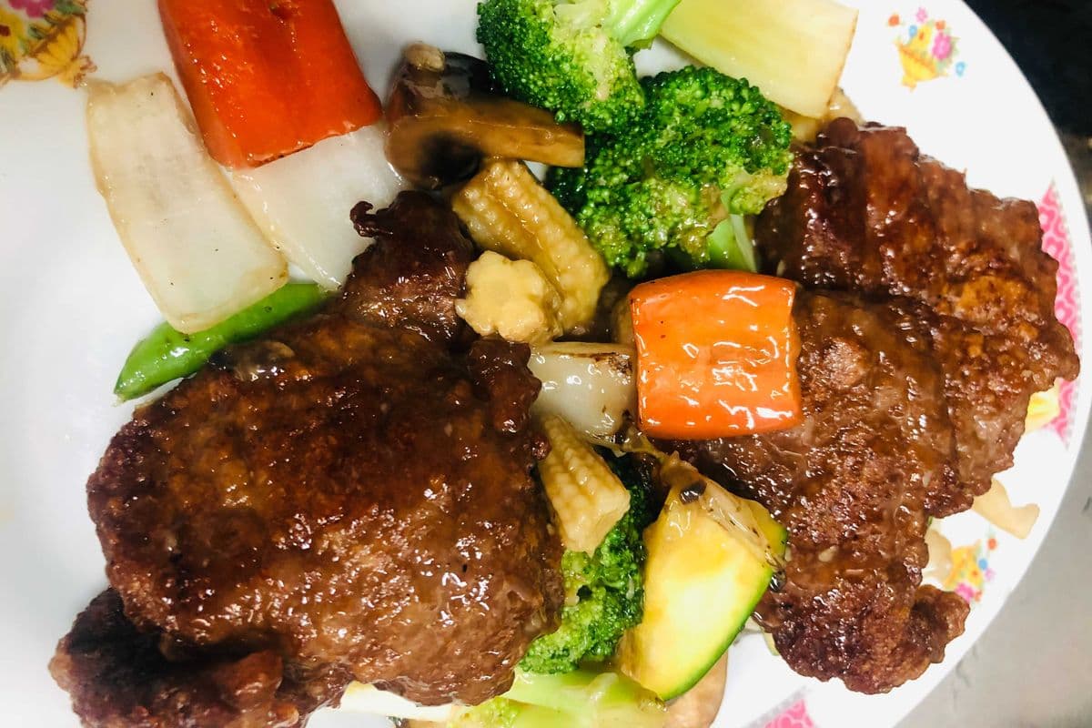 Steak Cube and Vegetables