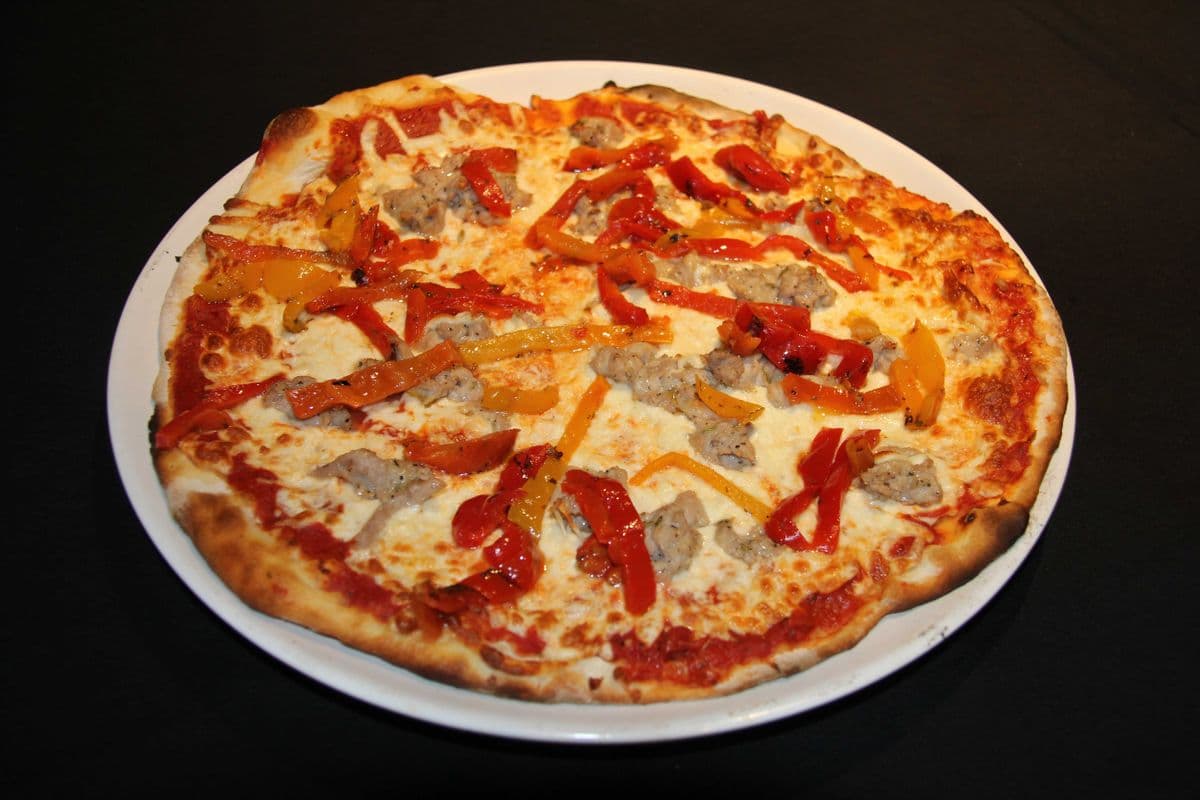 Pizza Saucisse italienne et poivrons grillés / Pizza Italian Sausage and Grilled Peppers