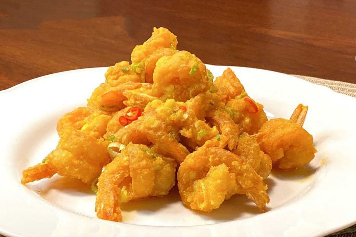 14. Shrimp Tossed with Duck Egg Yolk 金沙虾