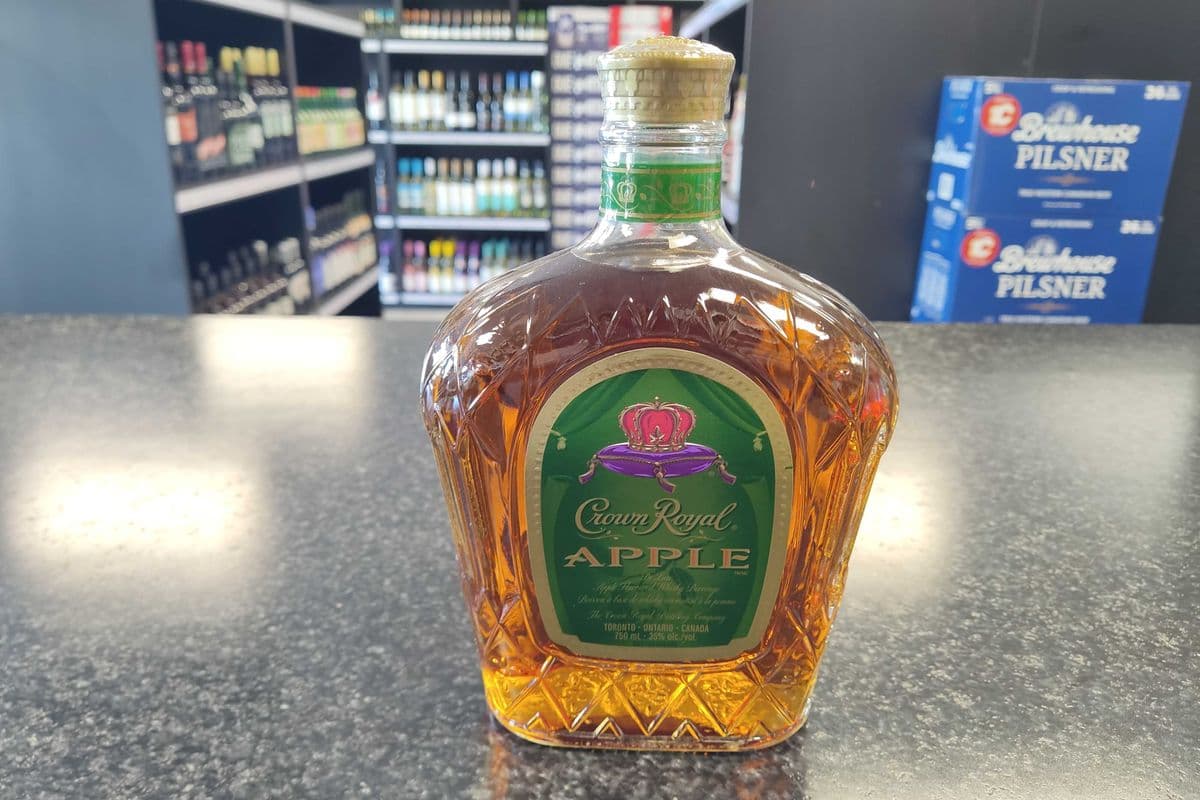 Crown Royal - Apple (1 x 750 ml Bottle)