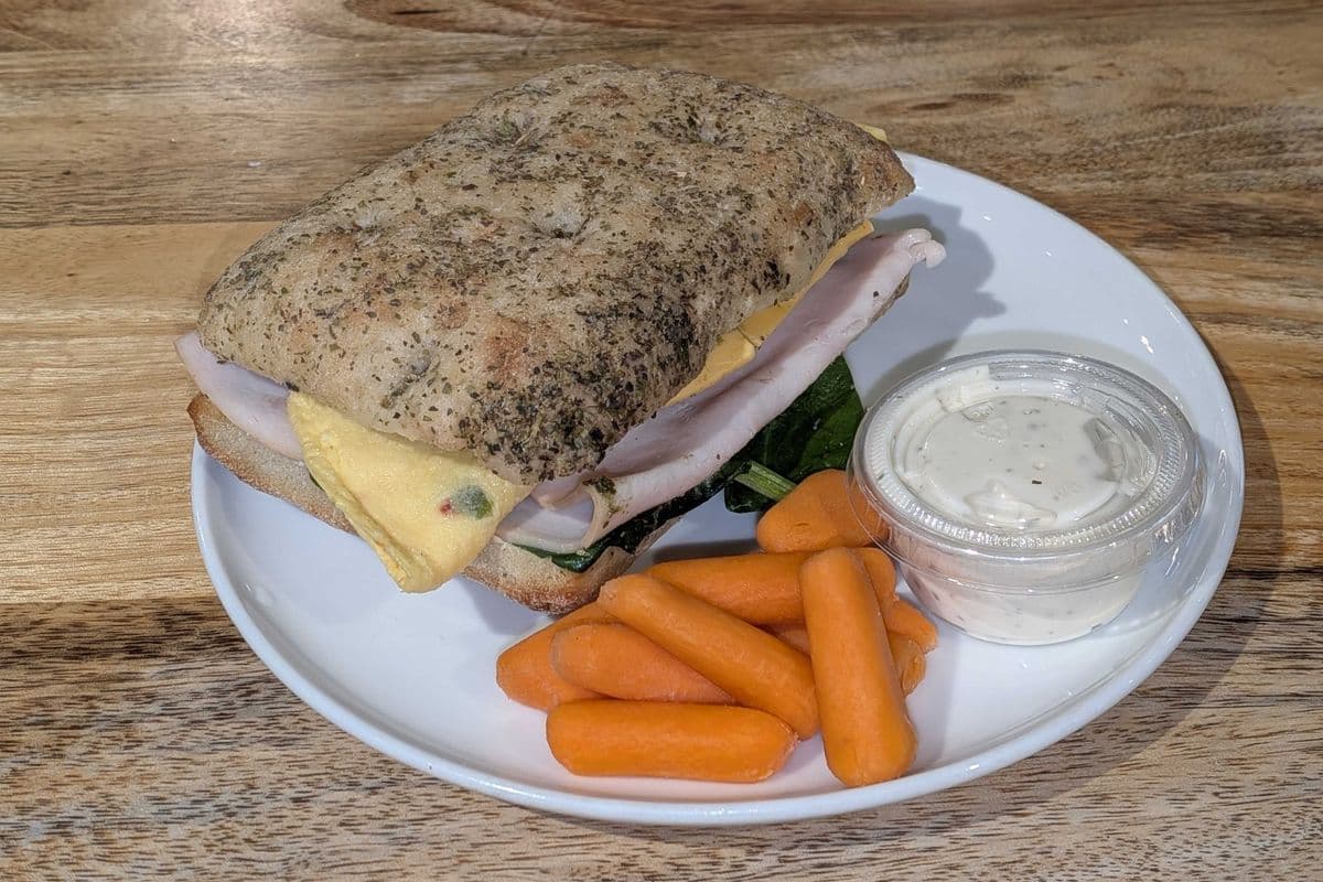 Focaccia avec oeuf-fromage-dinde / Focaccia with Eggs-Cheese-Turkey