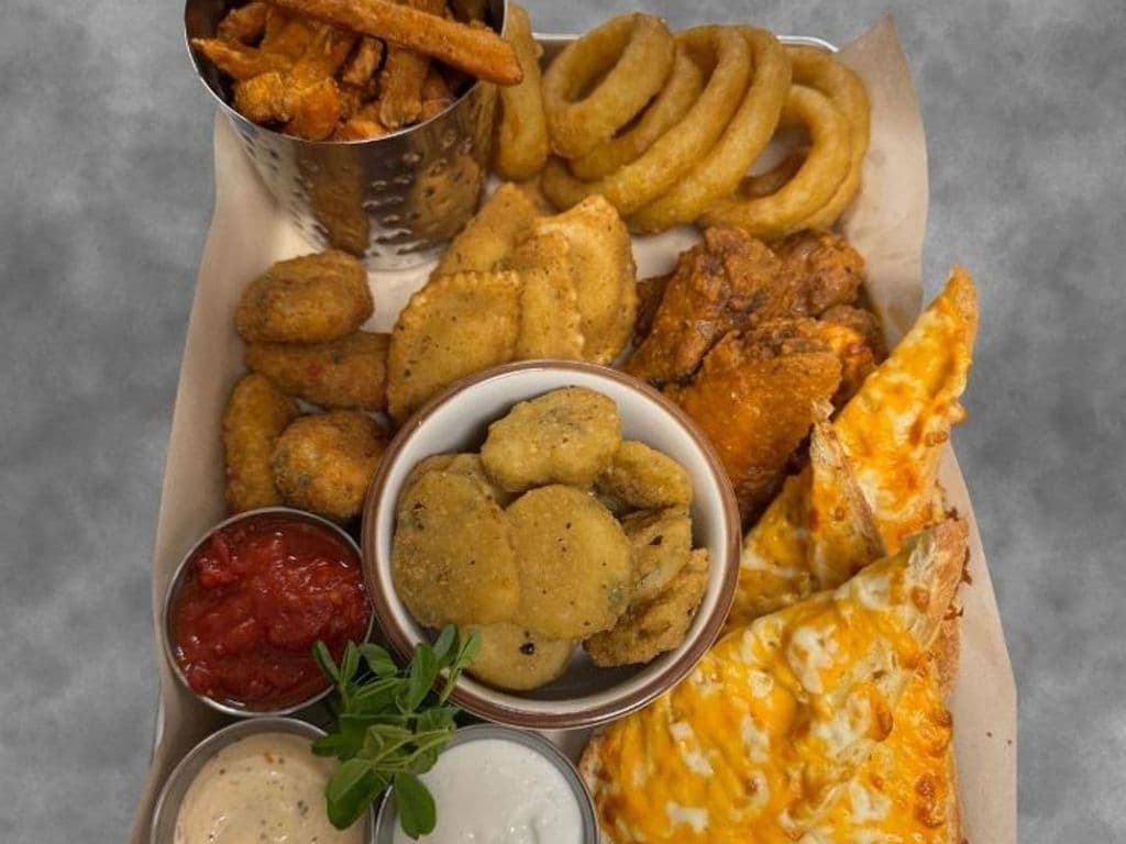 DOG HOUSE PLATTER
