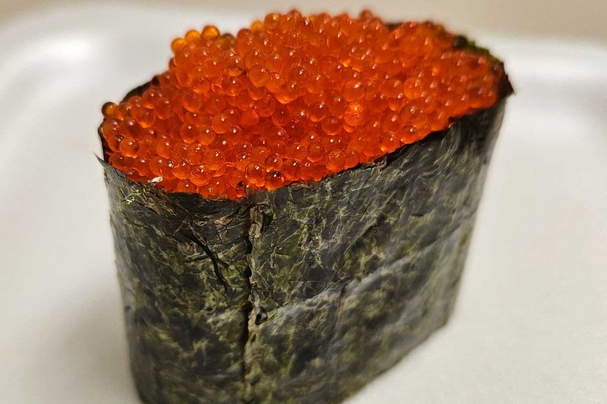 Tobiko Nigiri