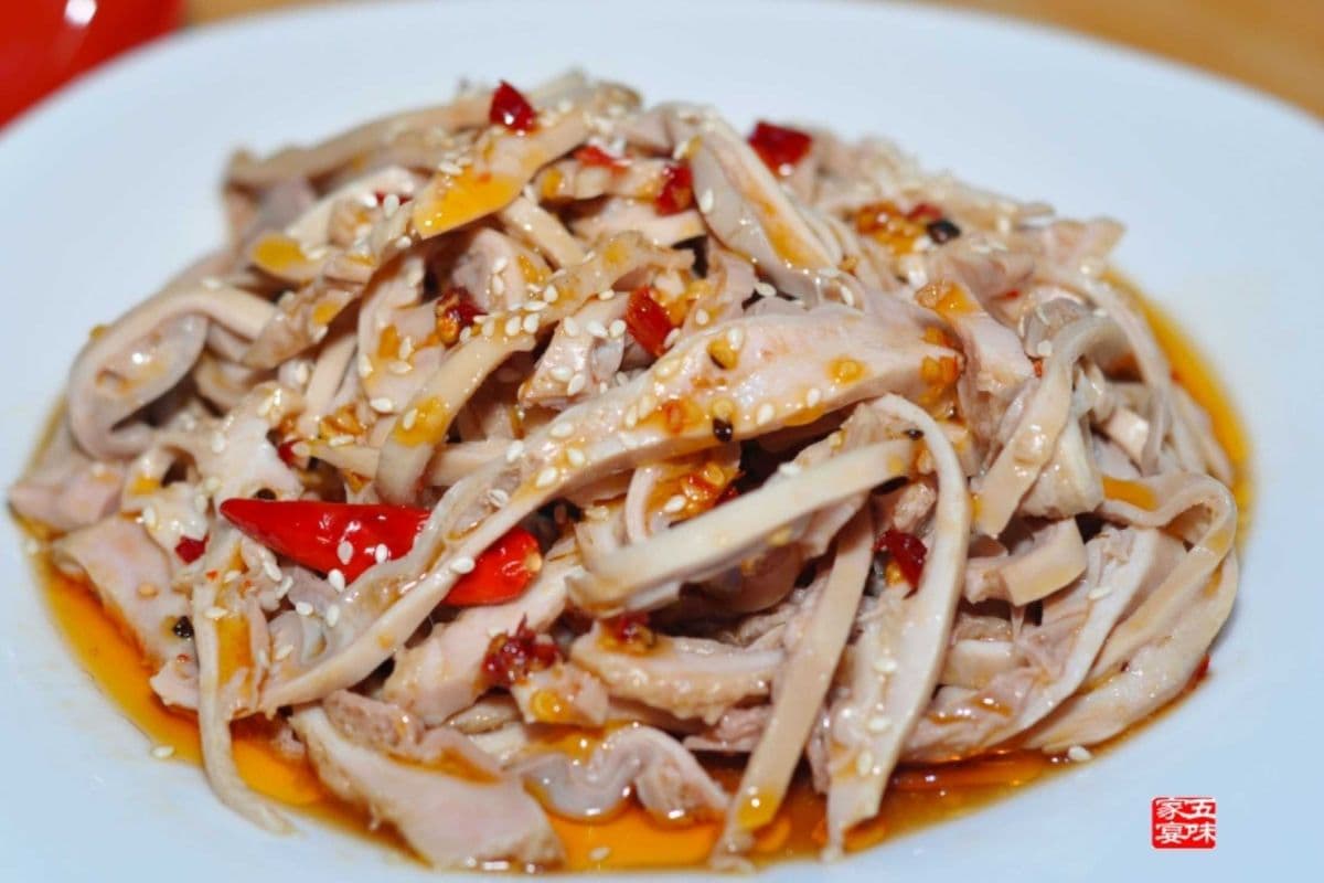 Shredded Pigs Stomach with Chili Sauce (红油肚丝)