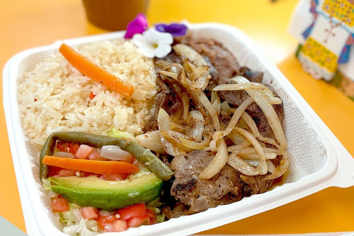 Bisteck Encebollado