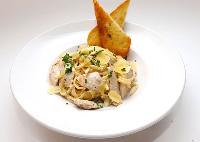 Classic Chicken Alfredo