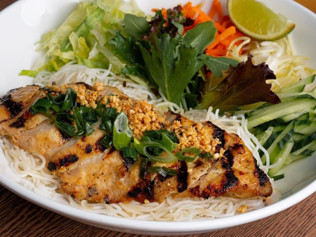Grilled Chicken & Roll