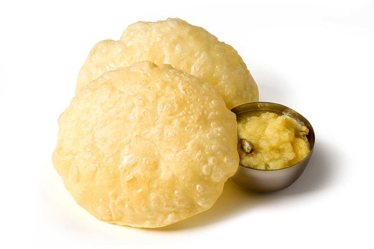 Halwa Puri and Channa (671 Cal)