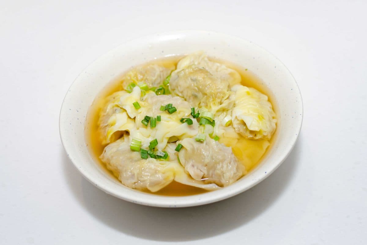 155 Shrimp and Meat Dumpling in Soup 鮮蝦水餃湯