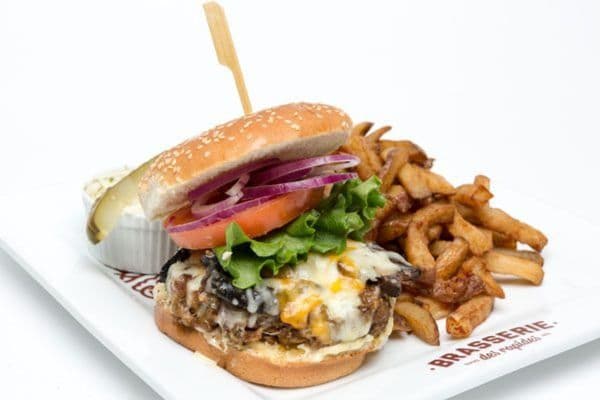 Hamburger portobello et trois fromages / Three Cheese Portobello Burger