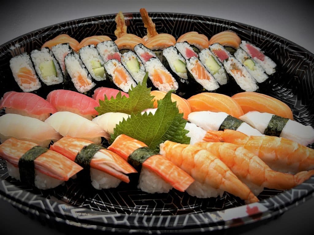 167. Sushi & Maki Tray A (44)