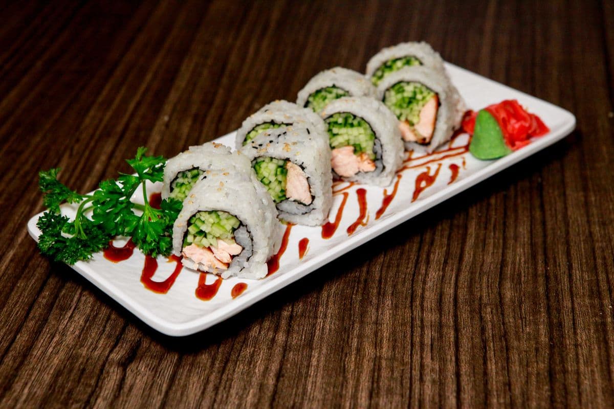 Grill Beef & Cucumber Roll (8pc)