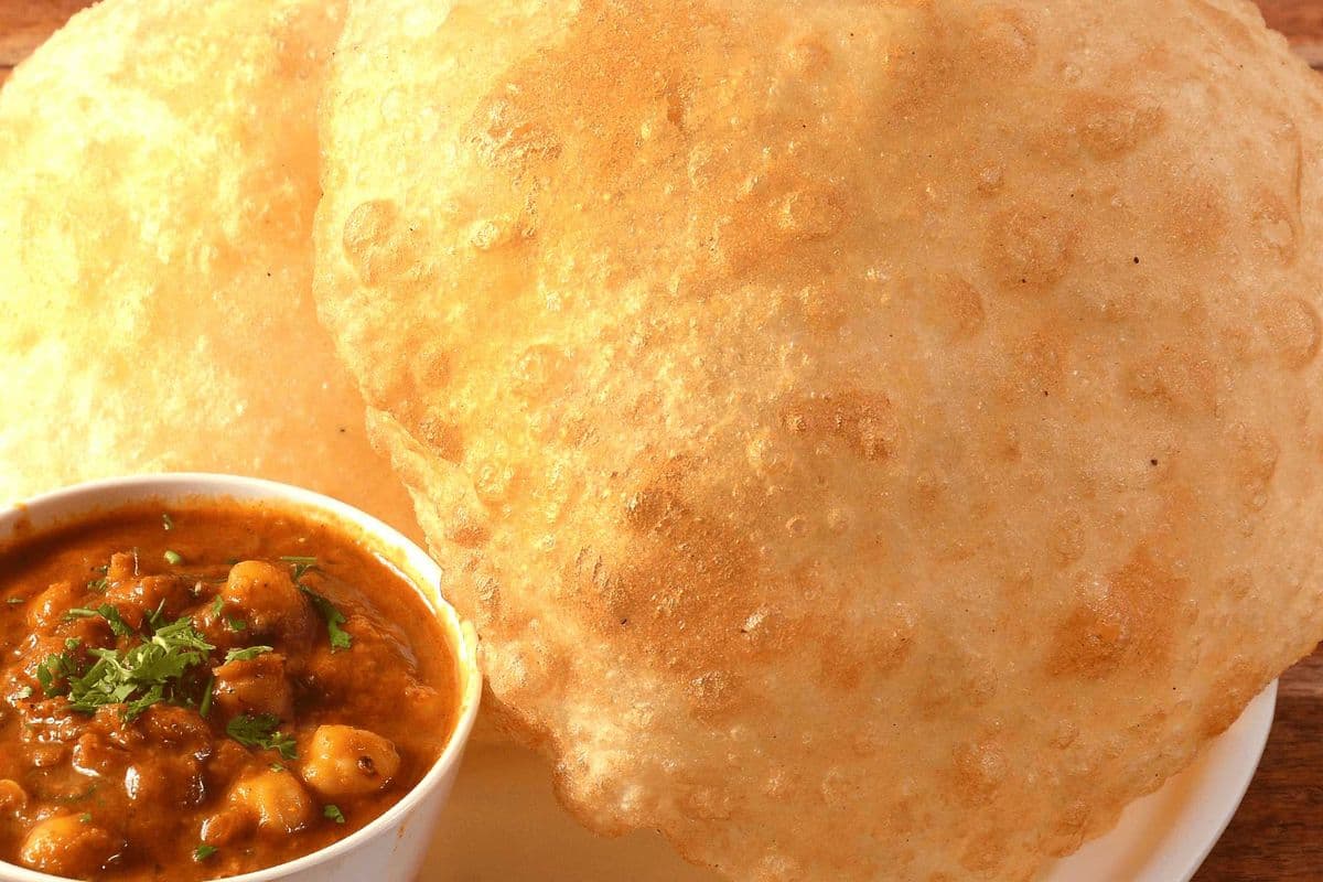 Mumbai Special Chole Bhature