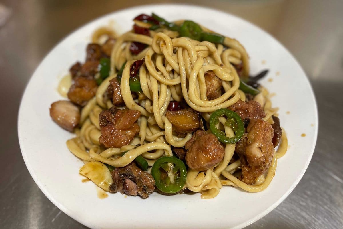C9. Xinjiang Spicy Chicken (新疆大盘鸡)