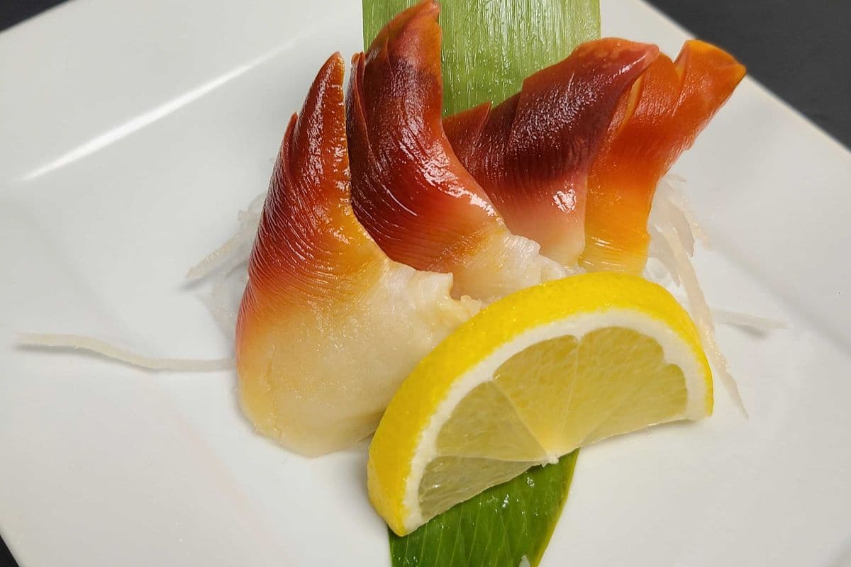 Small Hokkigai Surf Clam Sashimi (4 pcs)