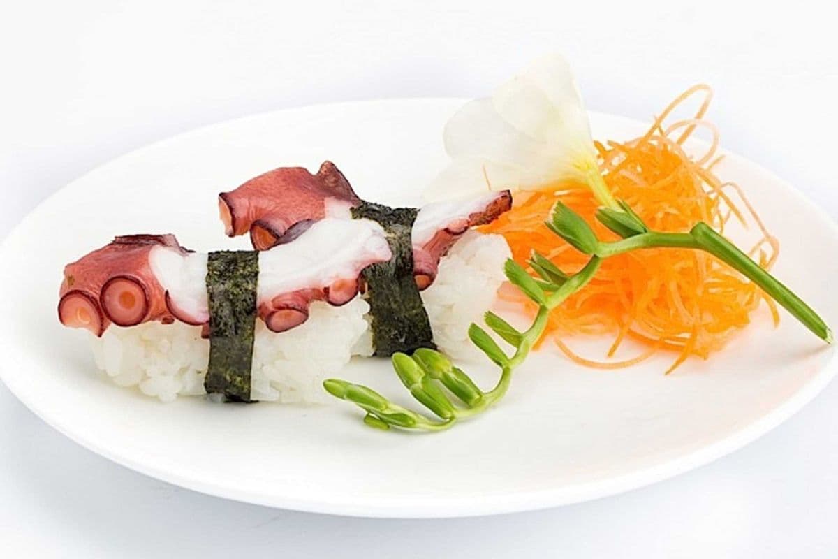 94. Octopus Sushi (Tako) (2 pcs)