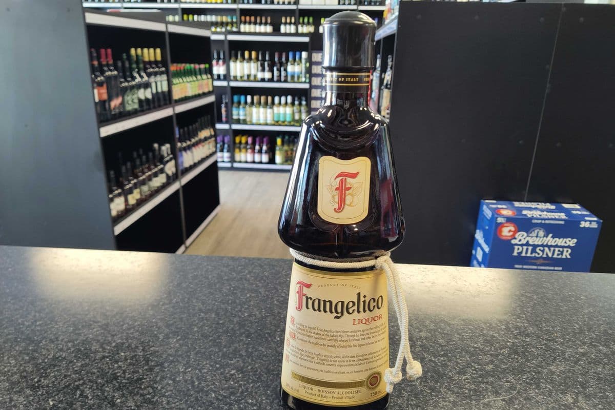 Frangelico Hazelnut Liquor (1 x 750 ml Bottle)