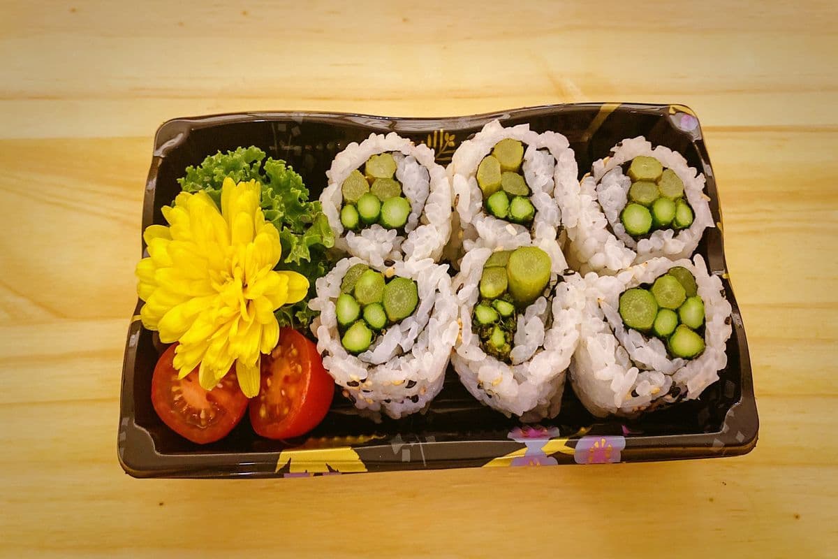 Asparagus Roll (6 pcs)