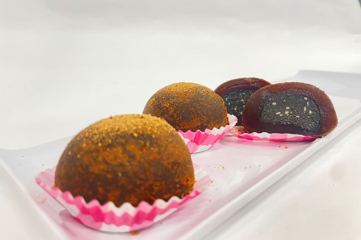 Mochi Brown Sugar w/ Sesame filling-2pc