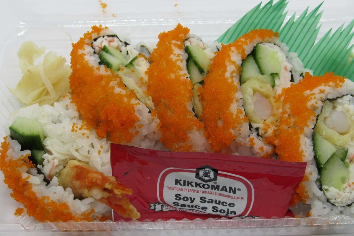 Dynamite Roll with Masago (5 Pcs)