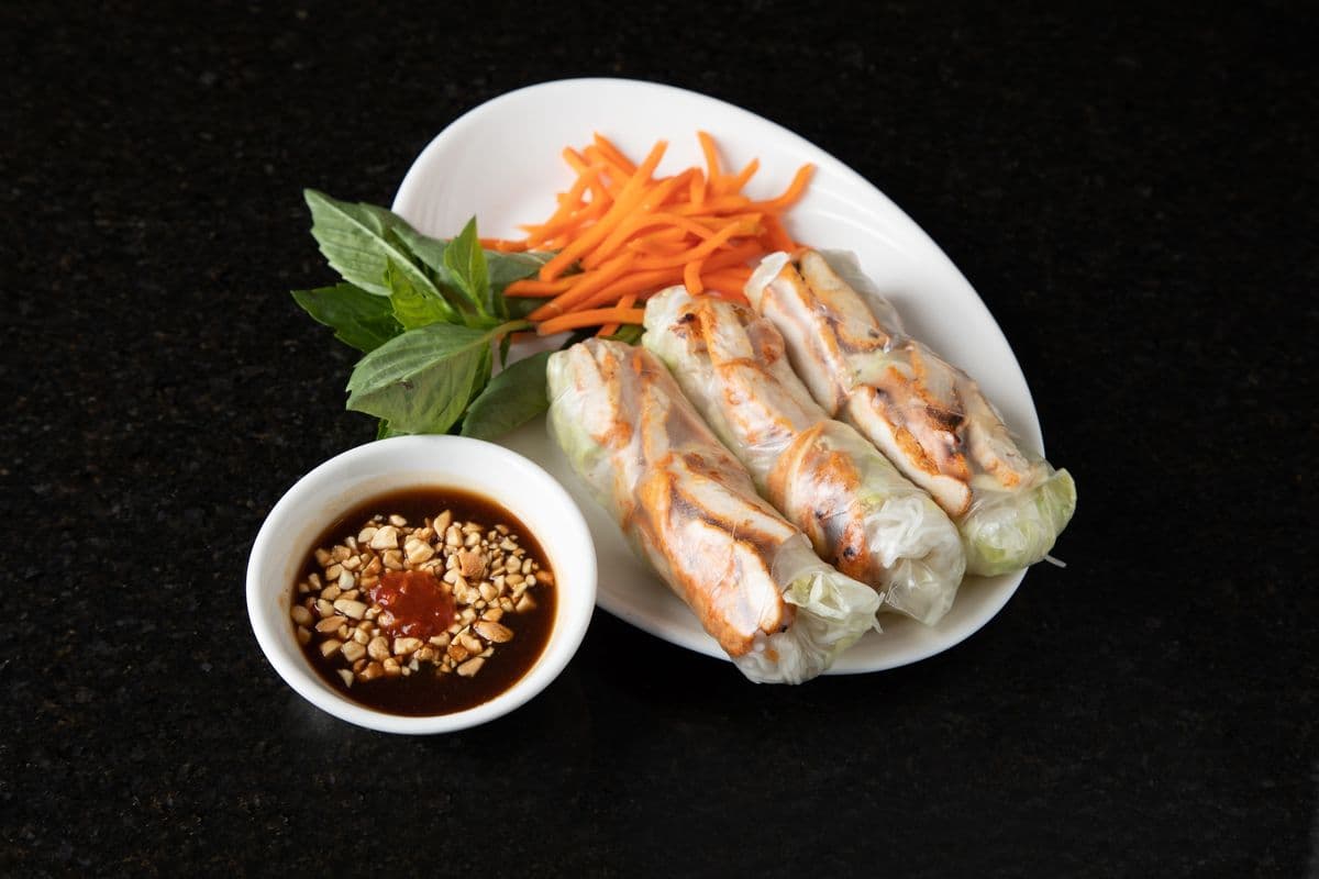 2. Salad Rolls (3 pcs)