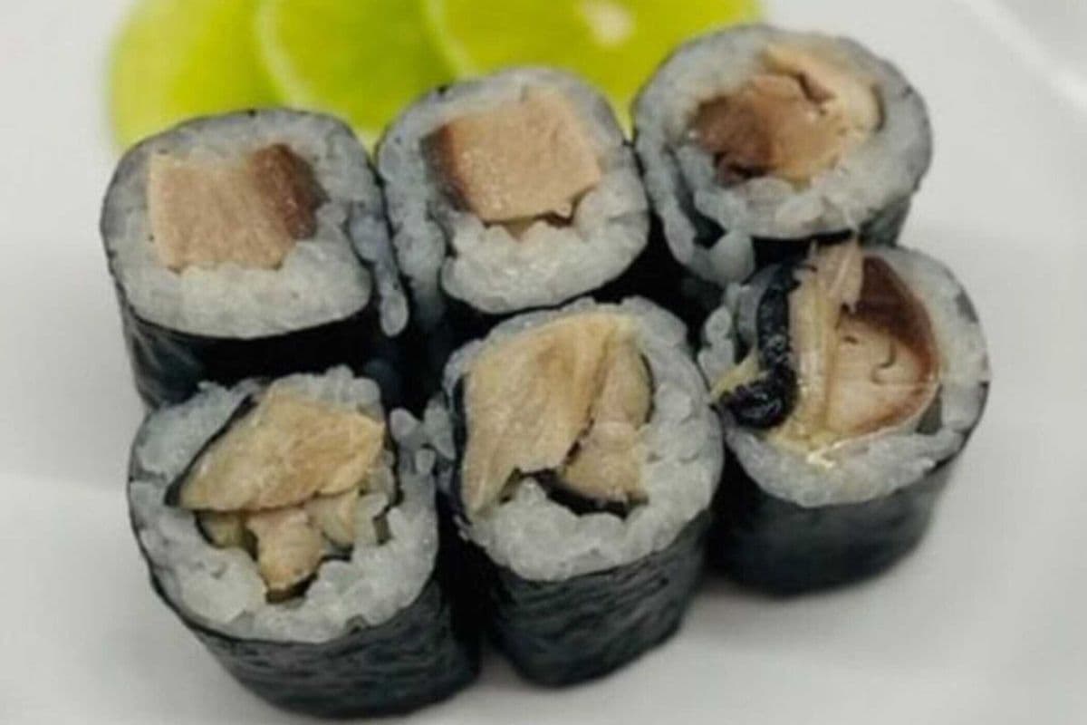 Saba (Mackerel) Roll (6 Pieces)
