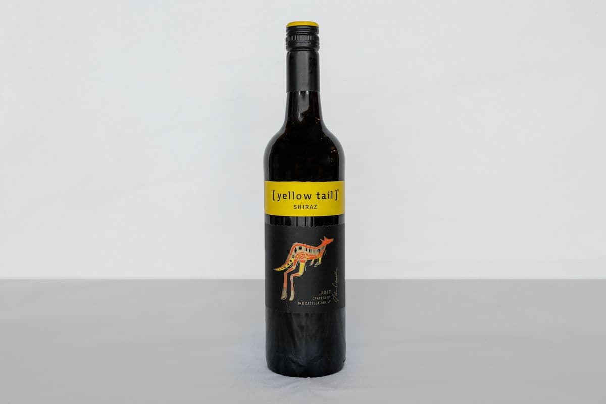 (Yellow Tail) Shiraz (750 ml Bottle)