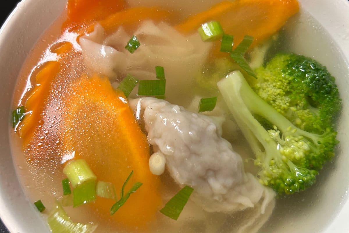 18. Wonton Soup (Small)