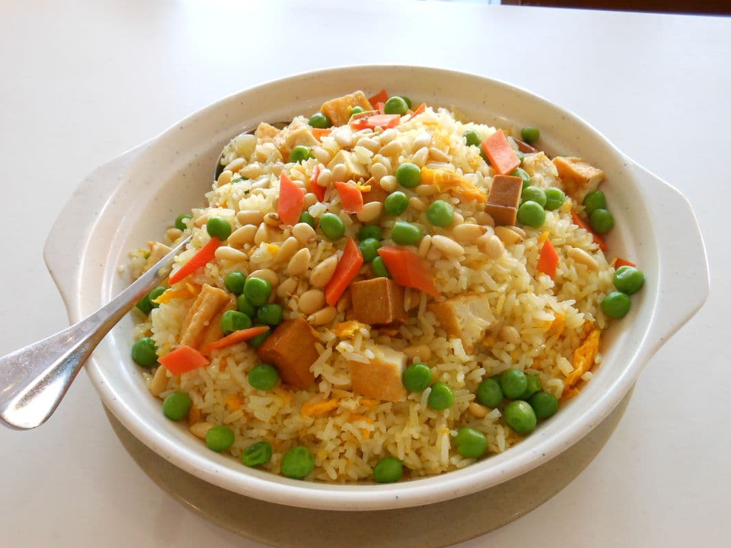 Supreme Vegetarian Fried Rice with Pine Nuts and Dried Bean Curd 菩提松子豆干炒飯