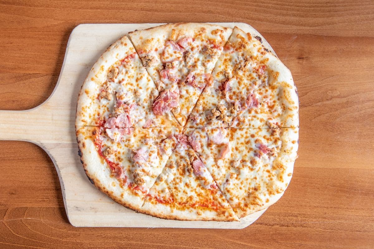 Tre Carne Pizza