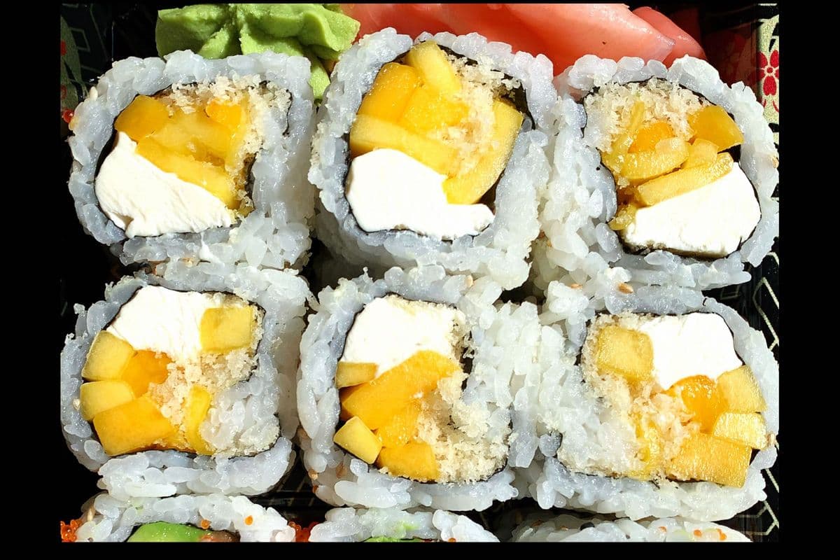 57. Mango Cheese Roll (6 Pcs)