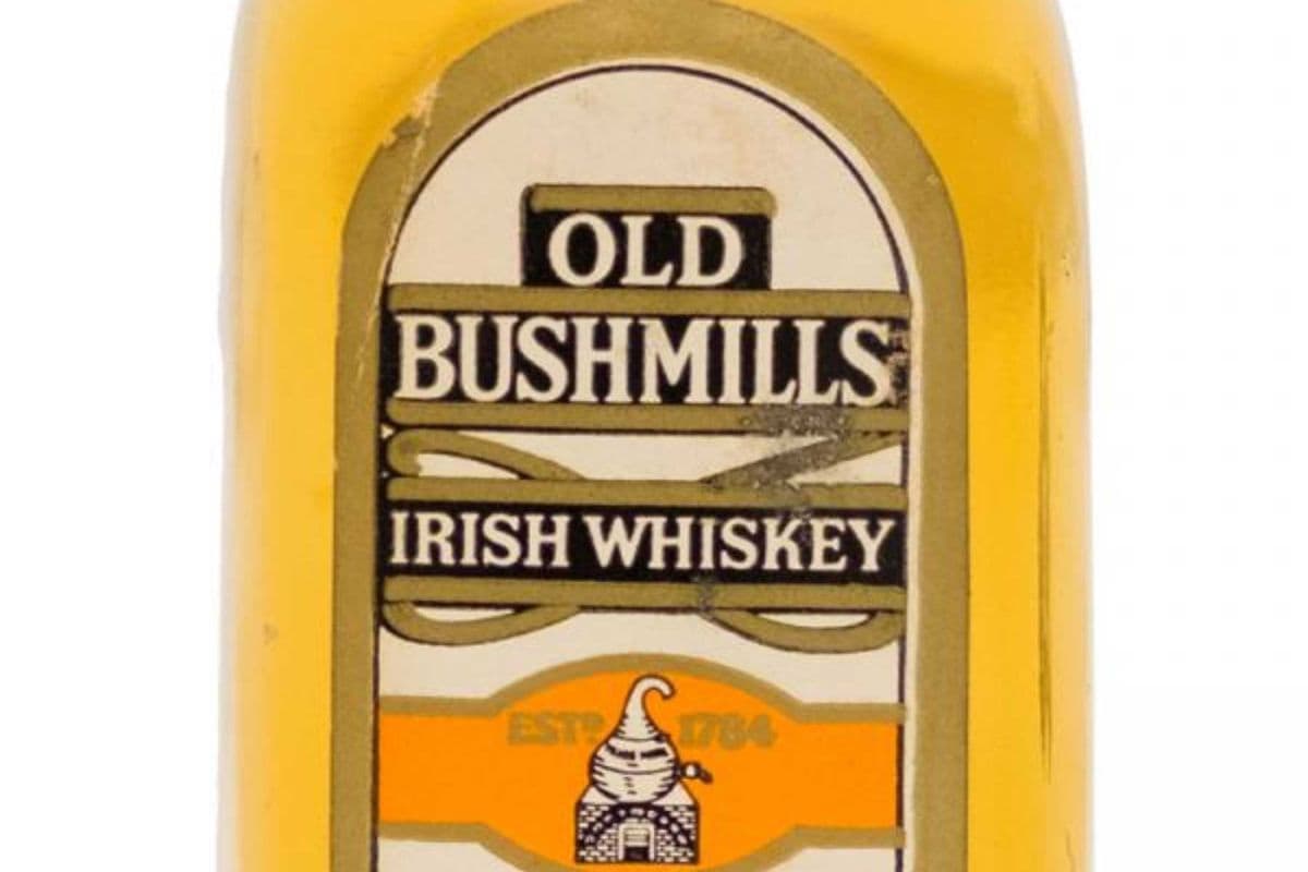 Old Bushmills Irish Whiskey (1 x 750 ml Bottle)