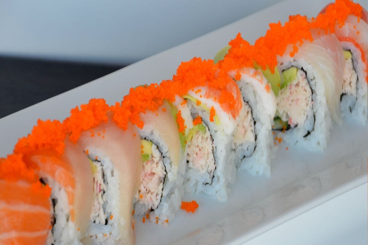 Rainbow Roll (8 pcs)