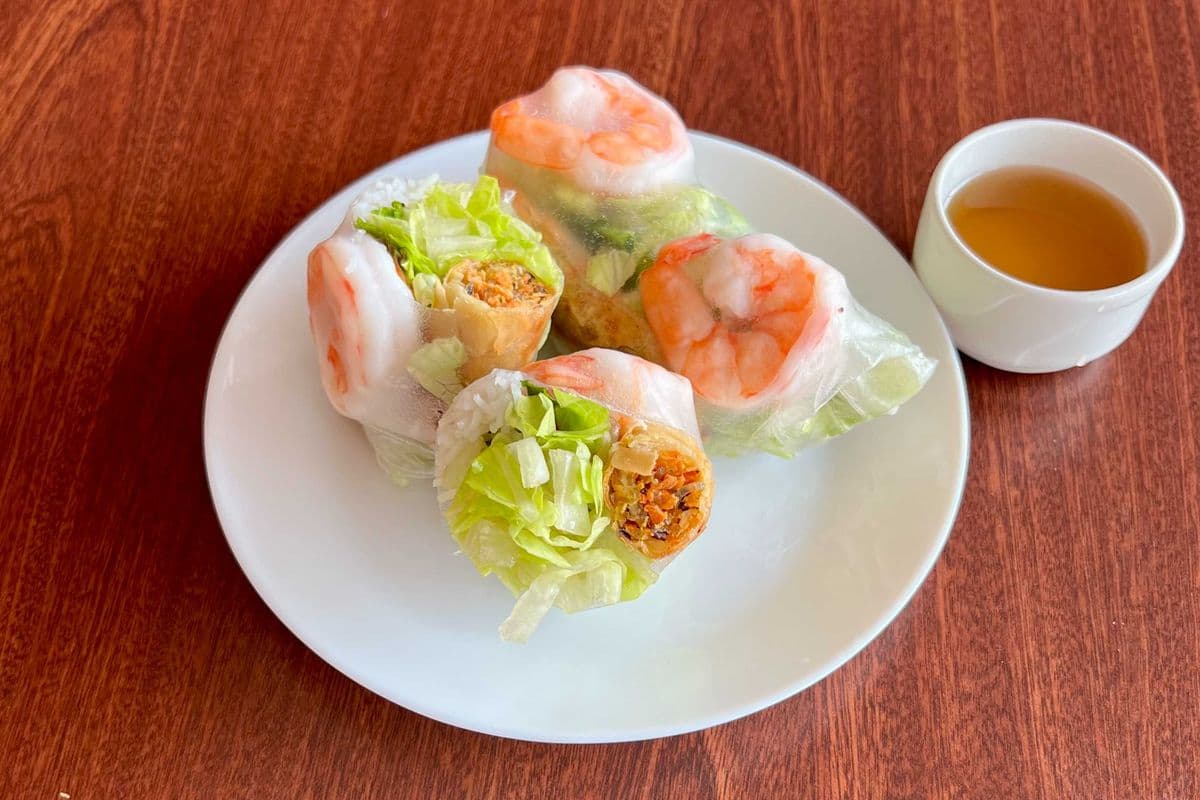 PHO-YO SALAD ROLLS 2PCS